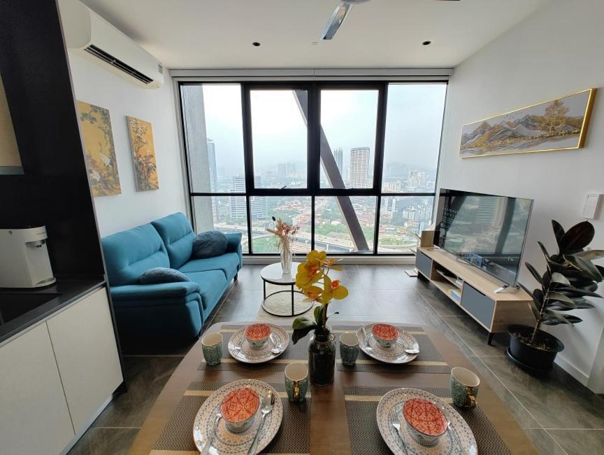 Scarletz Suites Klcc By Deko Kuala Lumpur Luaran gambar