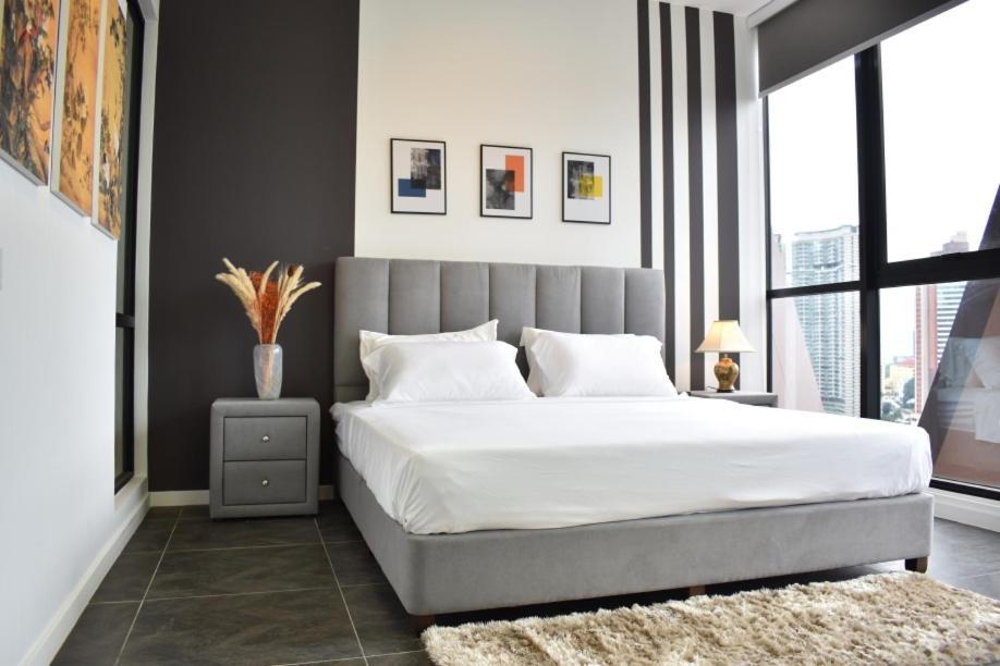 Scarletz Suites Klcc By Deko Kuala Lumpur Luaran gambar