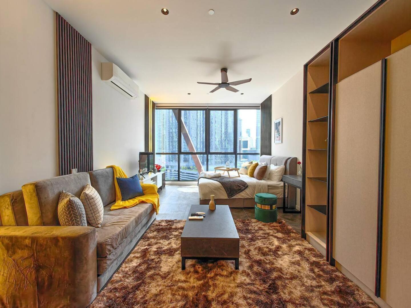 Scarletz Suites Klcc By Deko Kuala Lumpur Luaran gambar