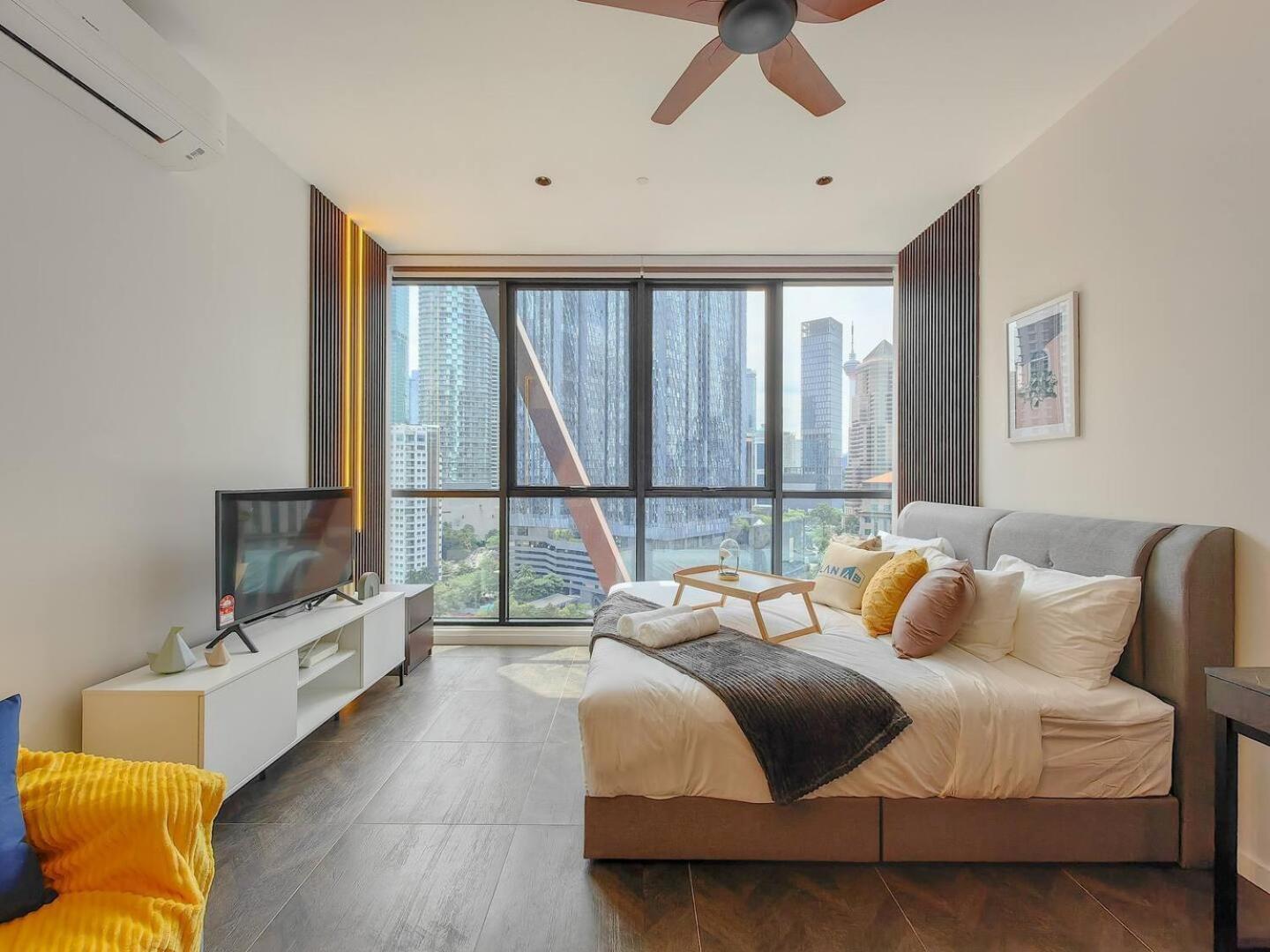 Scarletz Suites Klcc By Deko Kuala Lumpur Luaran gambar